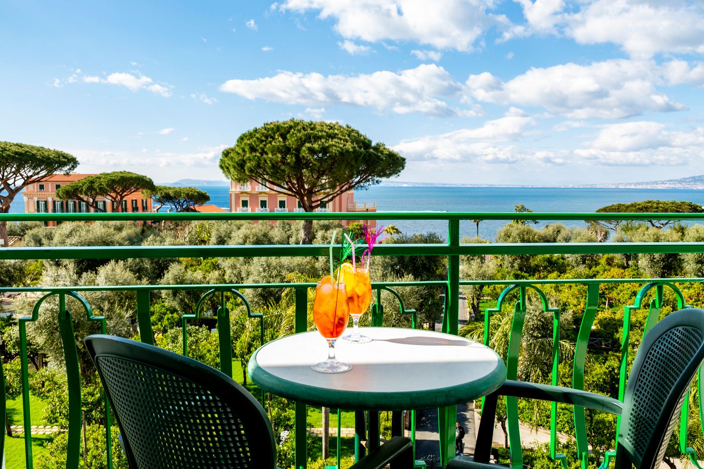 Carlton-International-Room-25