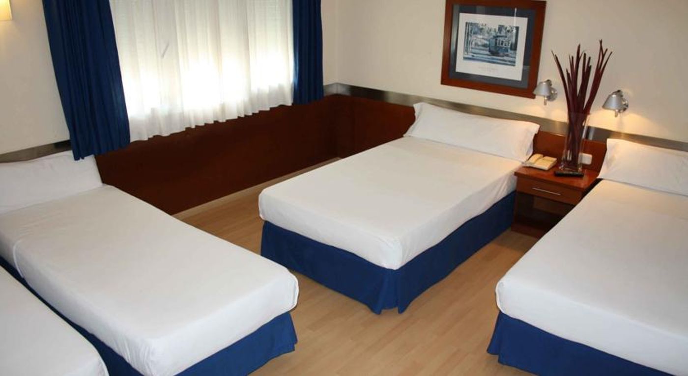 Tres Torres Atiram Hotel