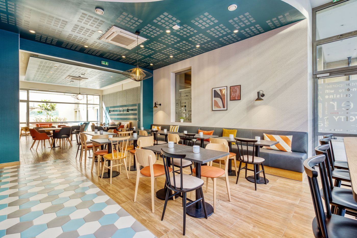 Appart-City-Confort-Paris-Clichy-Mairie-Restaurant-10