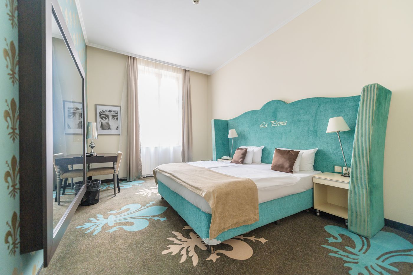 La-Prima-Fashion-Hotel-Room-17