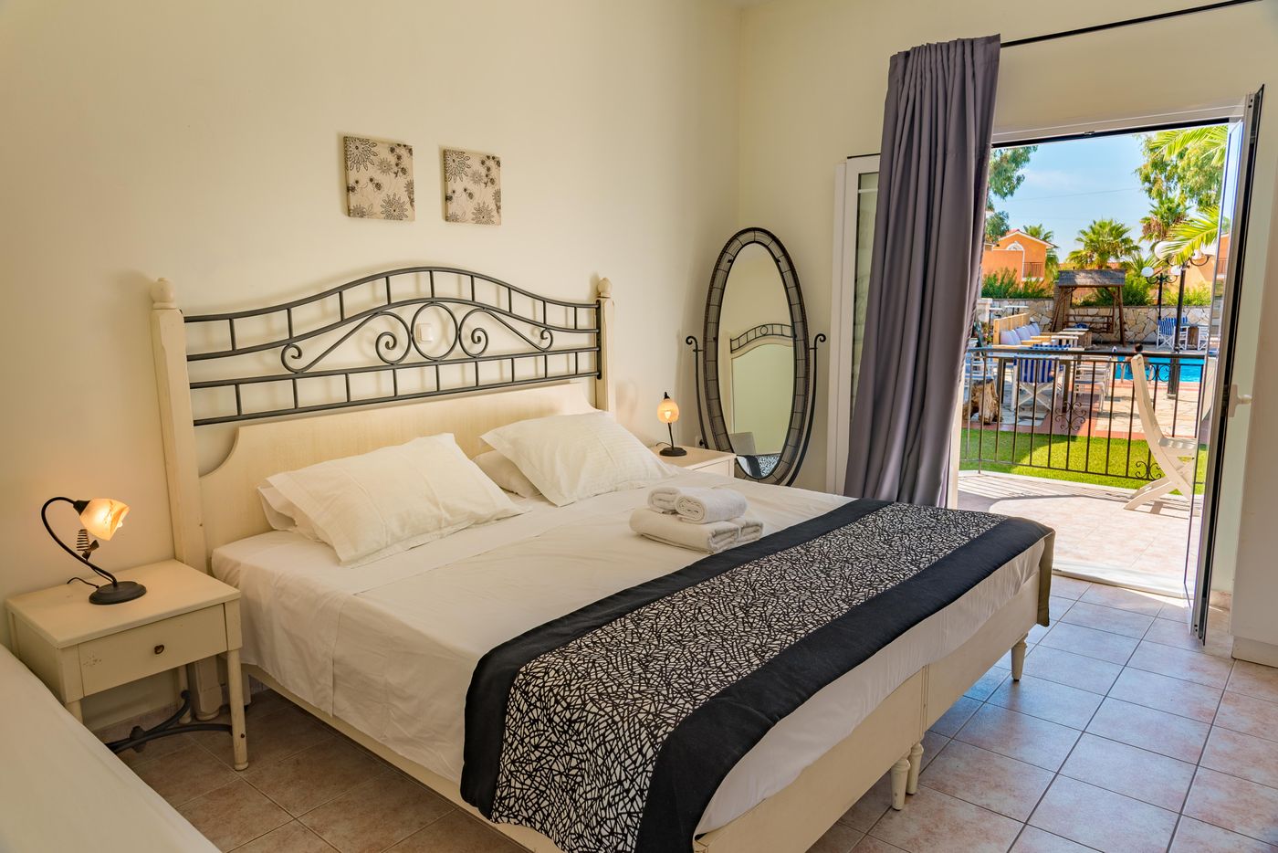 Sotiris Studios and Apartments