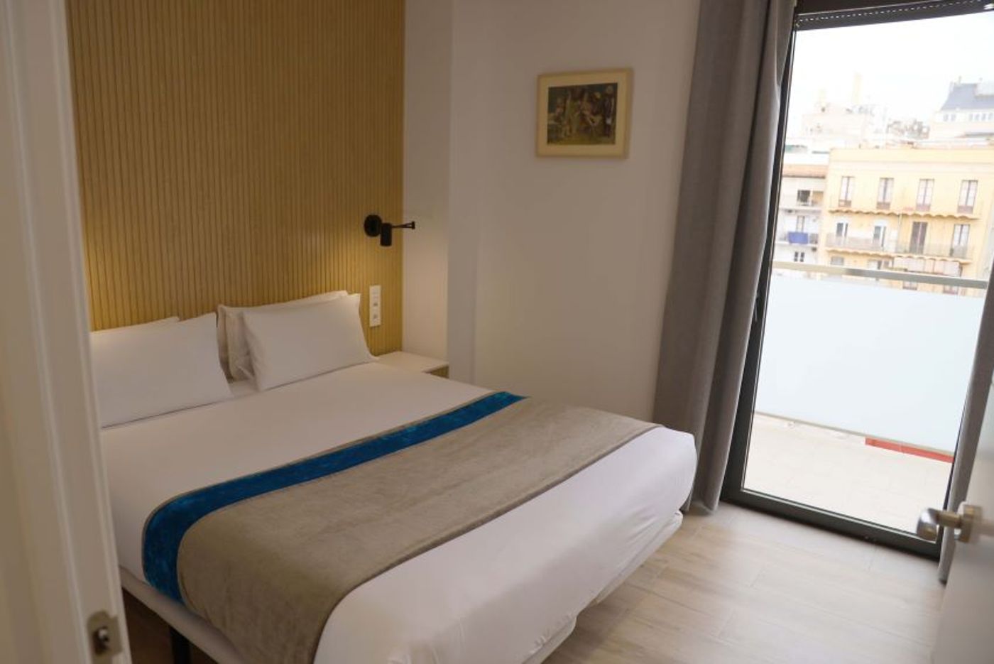 Cosmo Apartments Concell de Cent-Spain-Barcelona-Room-6