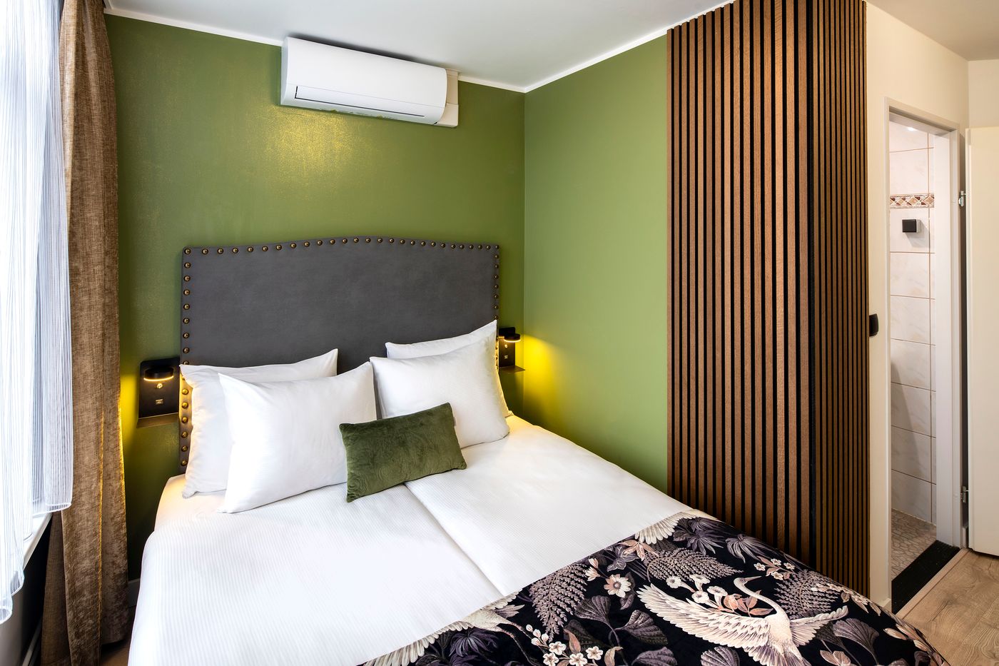 Hotel-Jupiter-Room-36