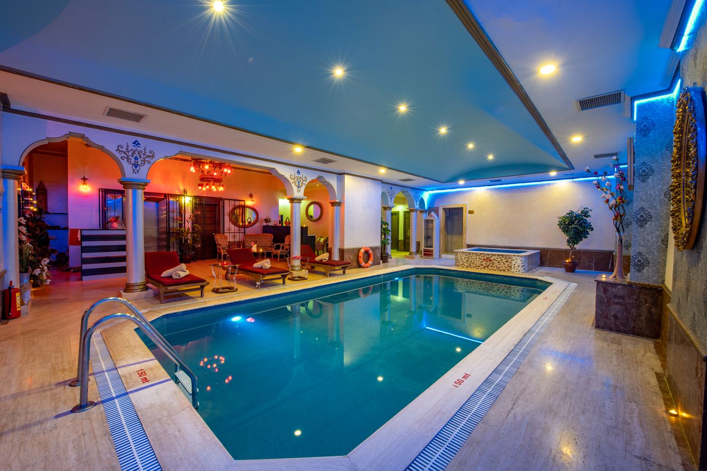 Nova-Plaza-Crystal-Hotel-Pool-52