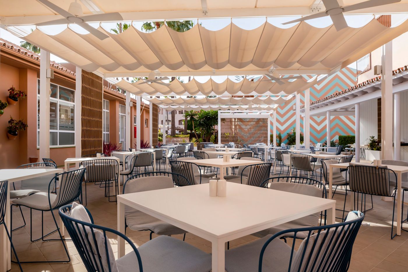 Los Amigos Beach Club