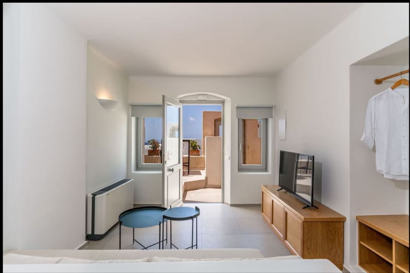 Panorama-Santorini-Boutique-Hotel-Room-11