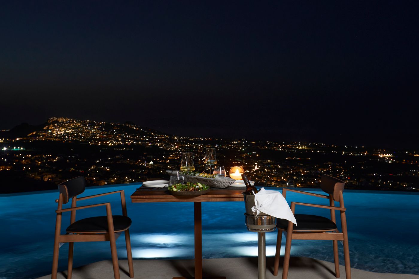 North-Santorini-A-Luxury-Spa-Hotel-Restaurant-11