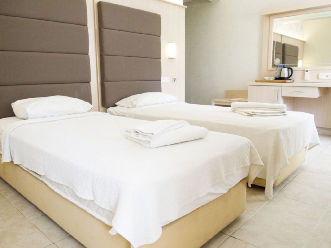 Oz-Can-Hotel---Family-Suites-Room-12