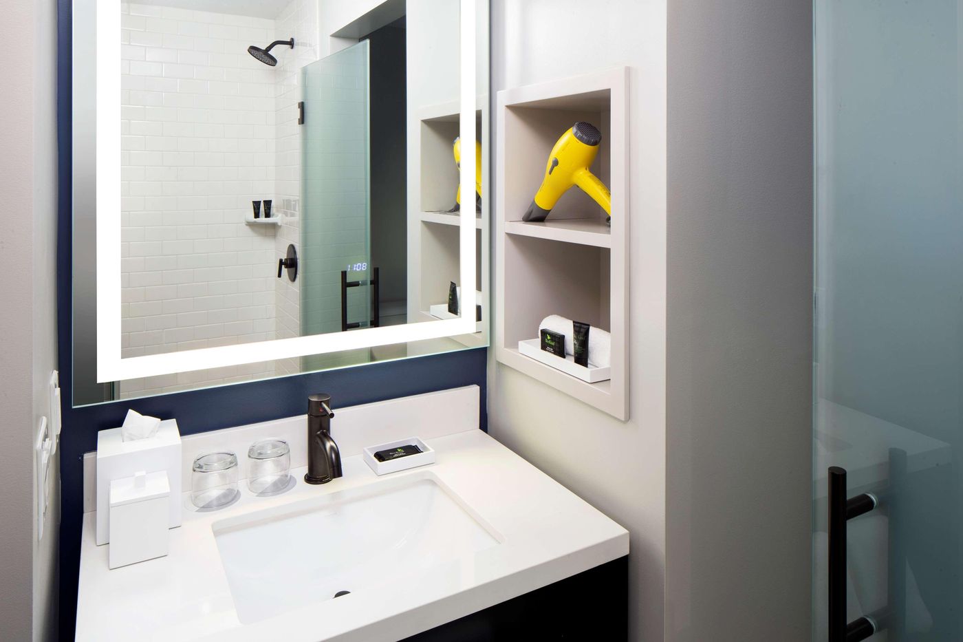 Hyatt-Centric-Faneuil-Hall-Boston-Room-16