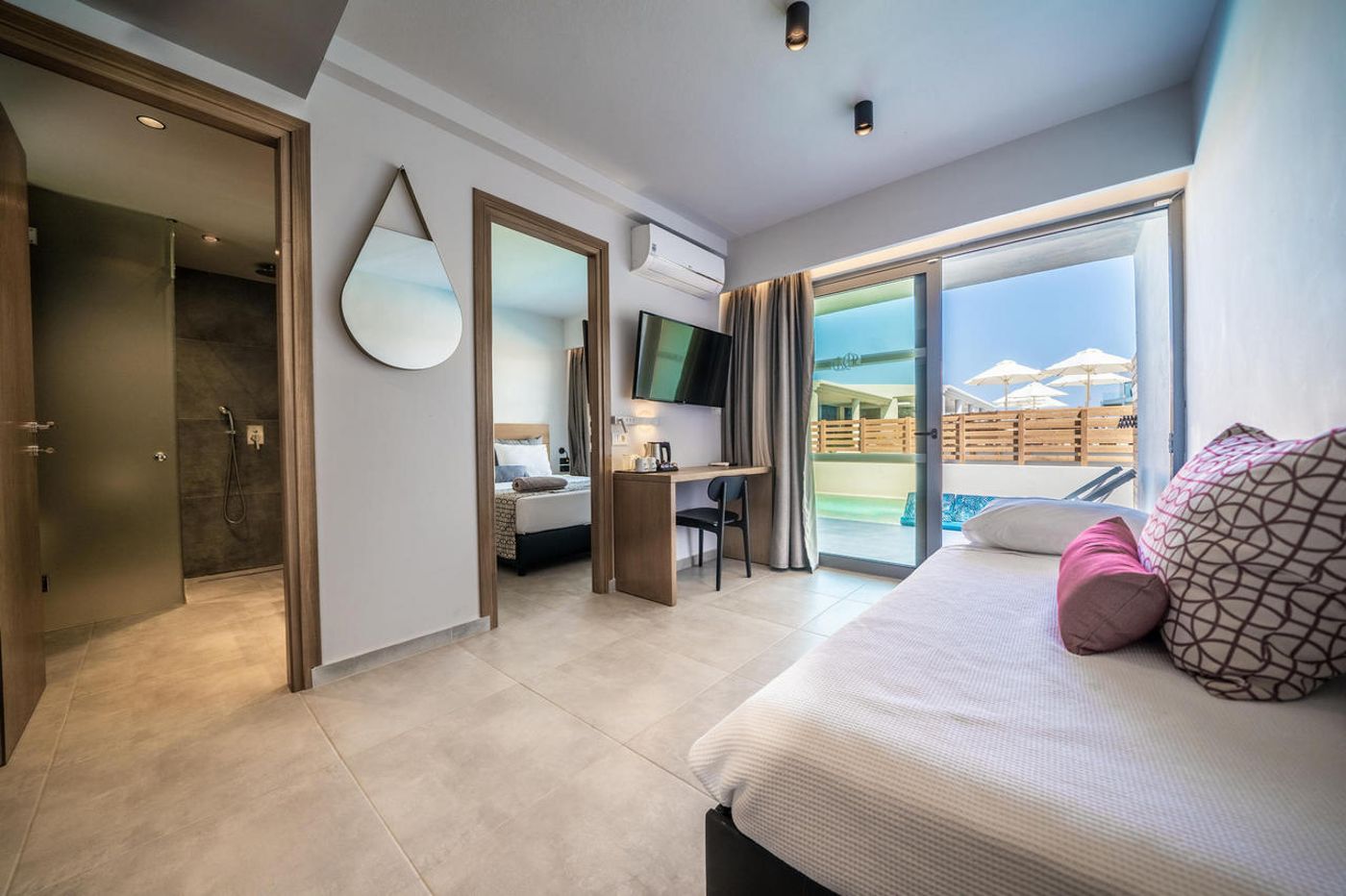 Harmony Crest Resort - Adults Only