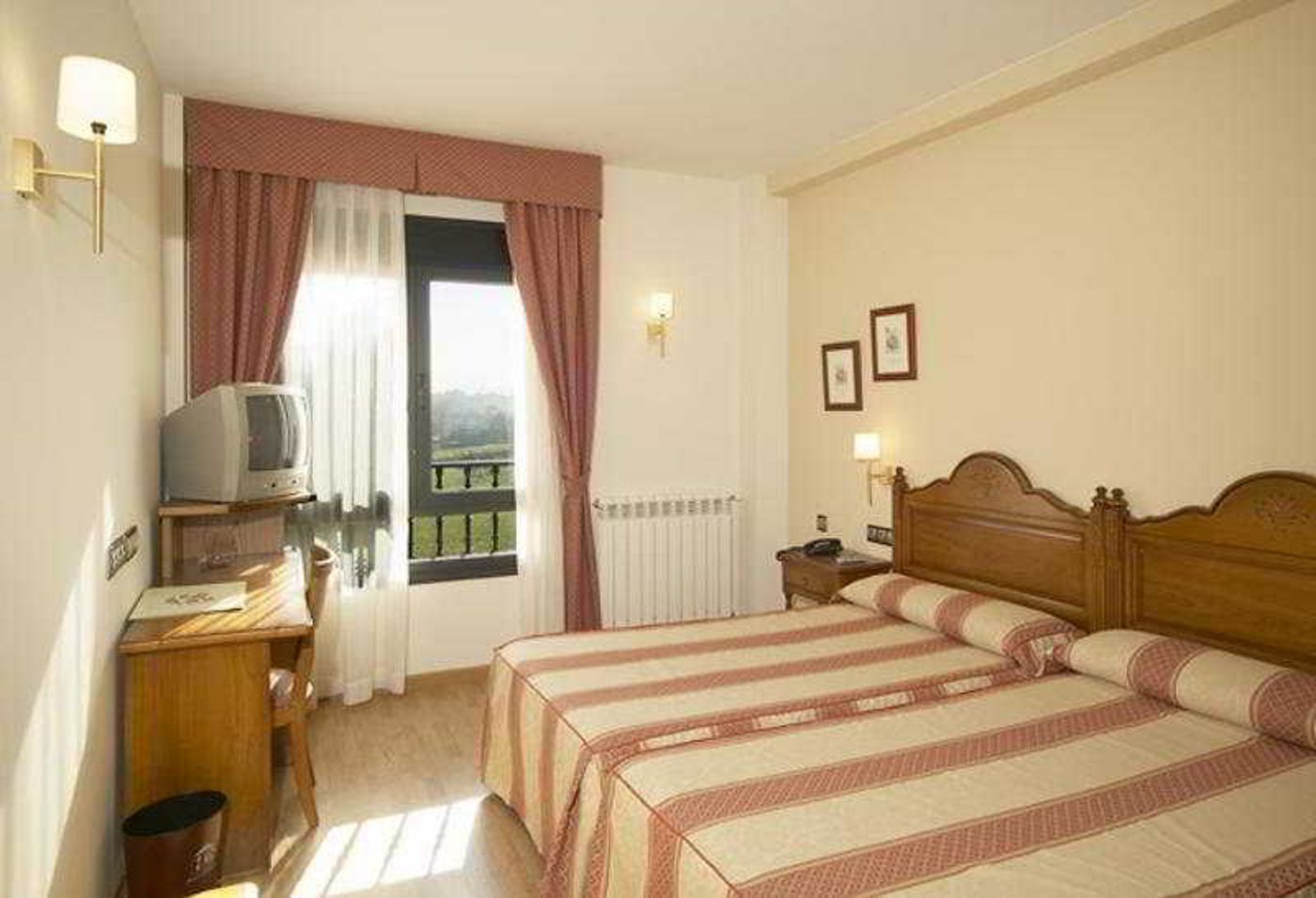 Cristina-Spain-NOREÑA-Room-3