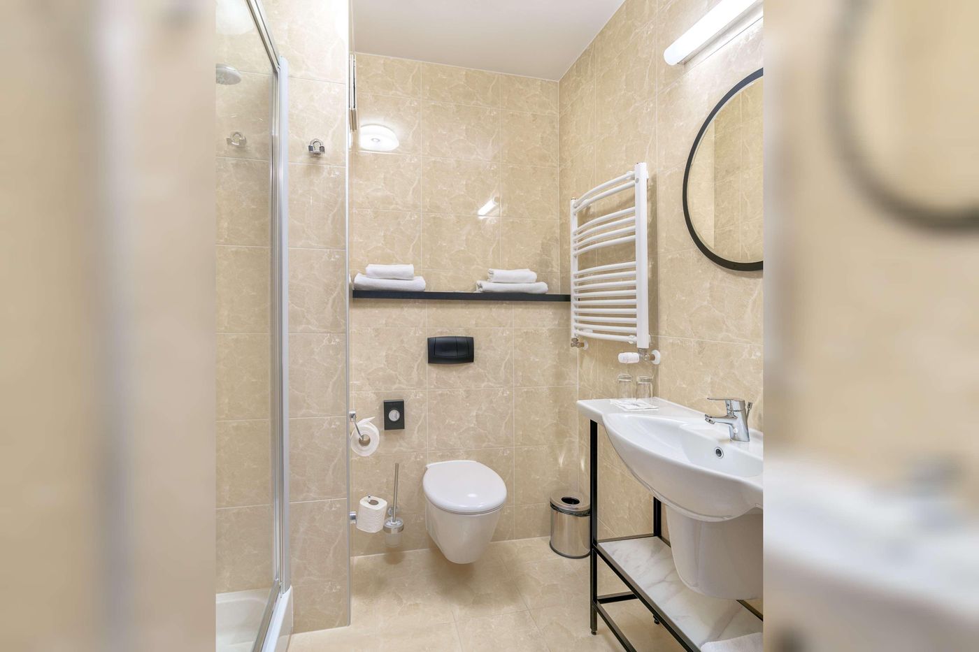 Metropolo-By-Golden-Tulip-Room-30