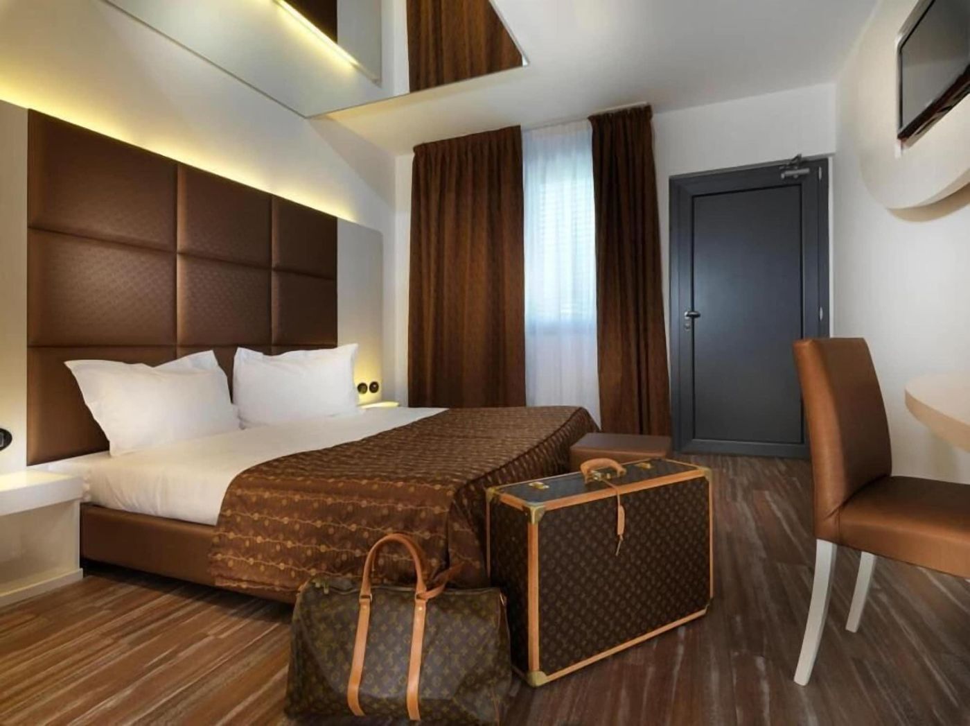 Blu 9 Hotel-Italy-NOVEDRATE-Room-5