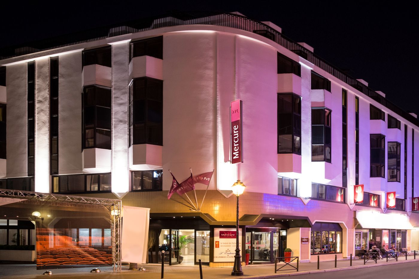 Hotel-Mercure-Paris-Gare-Montparnasse-General-view-10