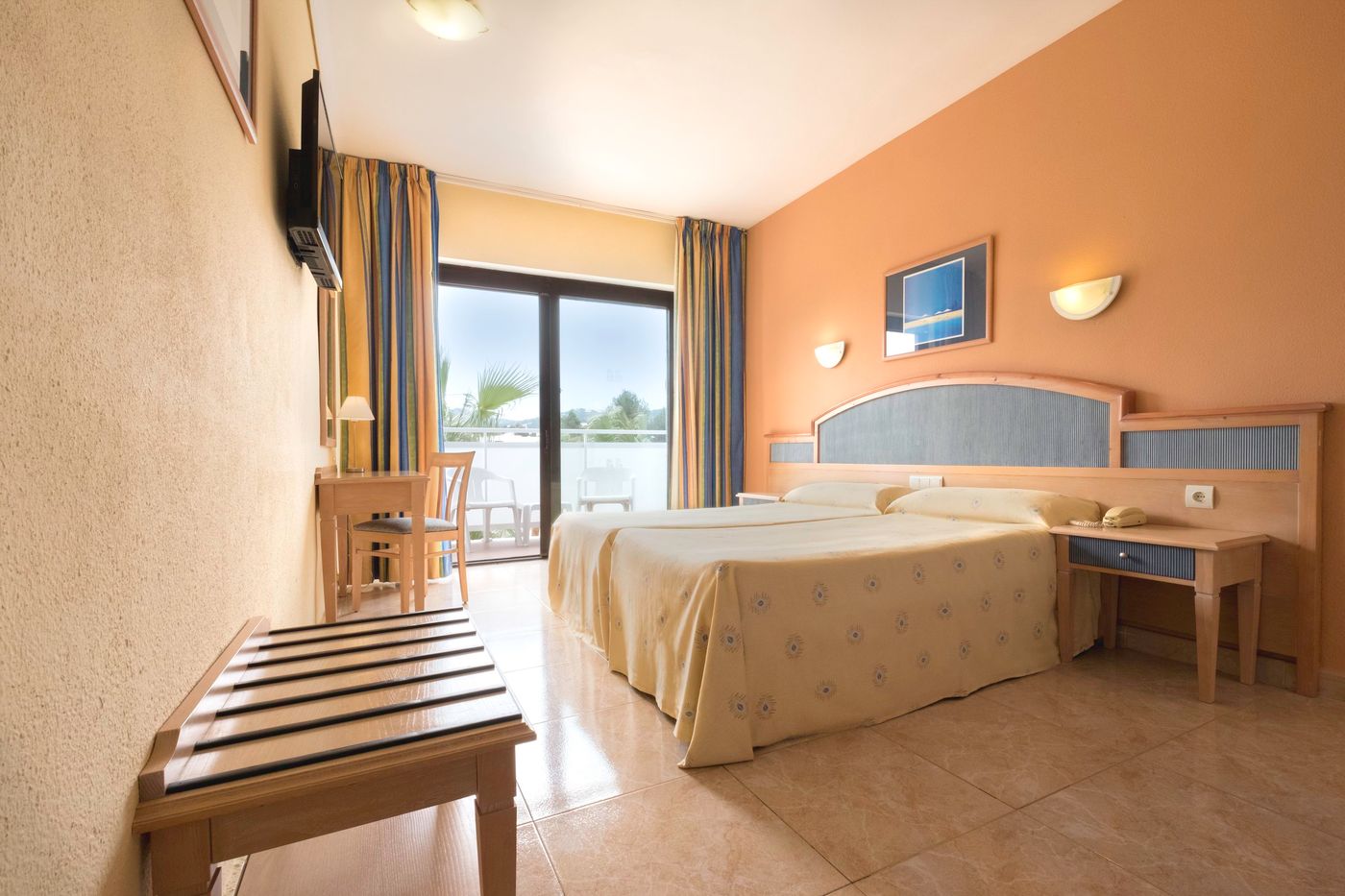 Azuline Hotel Bergantin