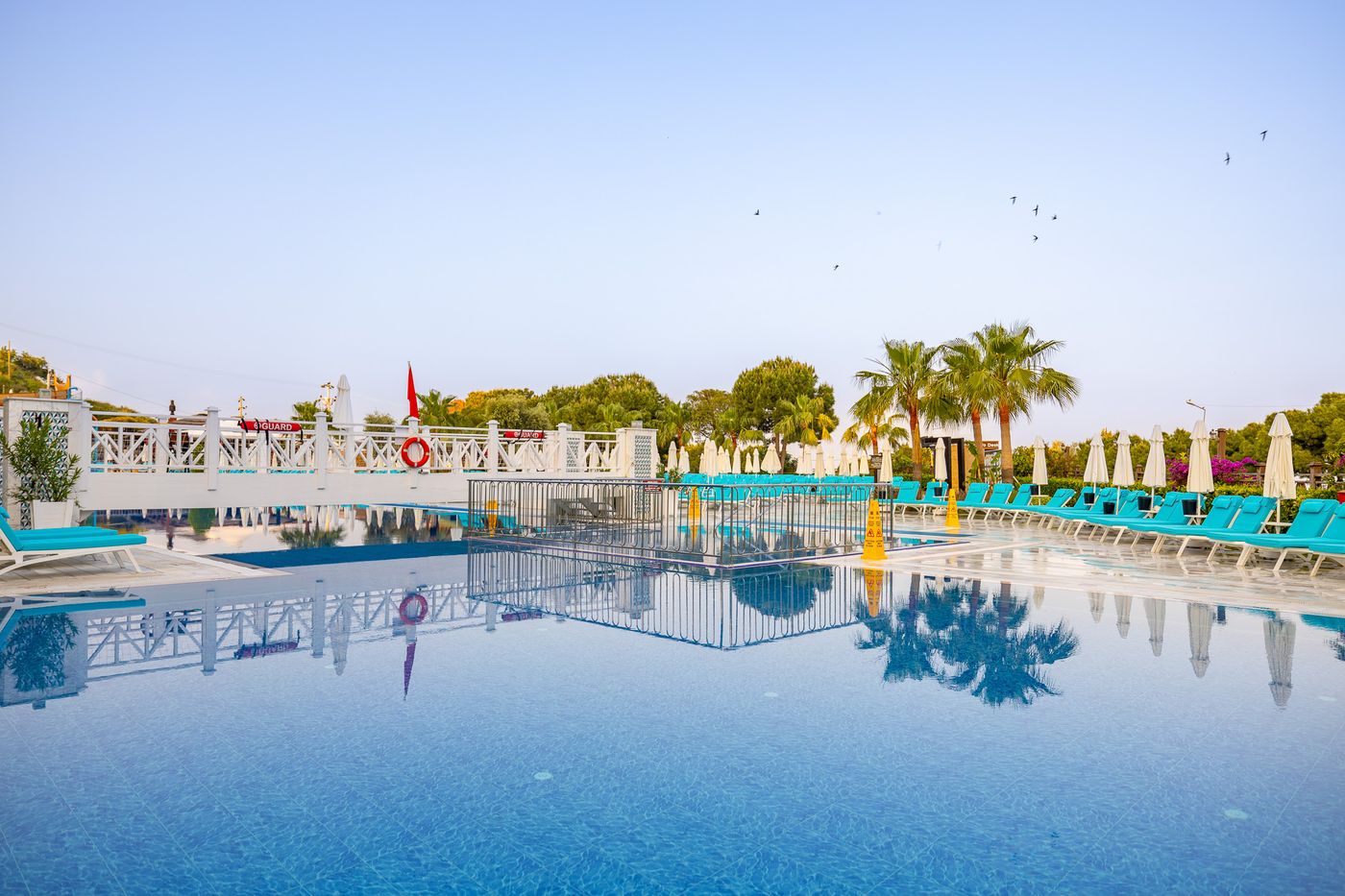 Ramada-Resort-by-Wyndham-Kusadasi---Golf-Pool-7