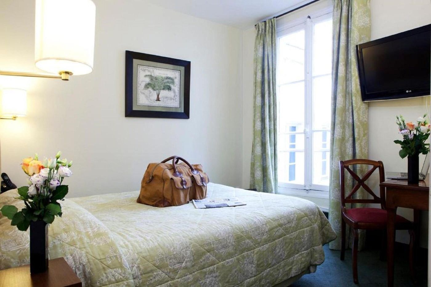 France-Louvre-Room-12