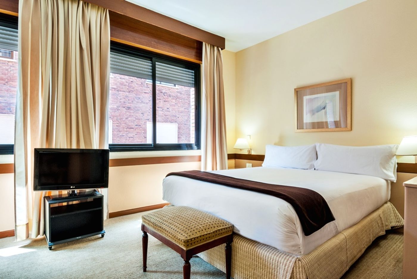 Espahotel-Plaza-Basilica-Room-12