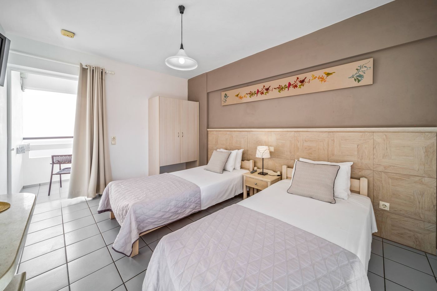 Maria-Rousse-Studios-Room-32