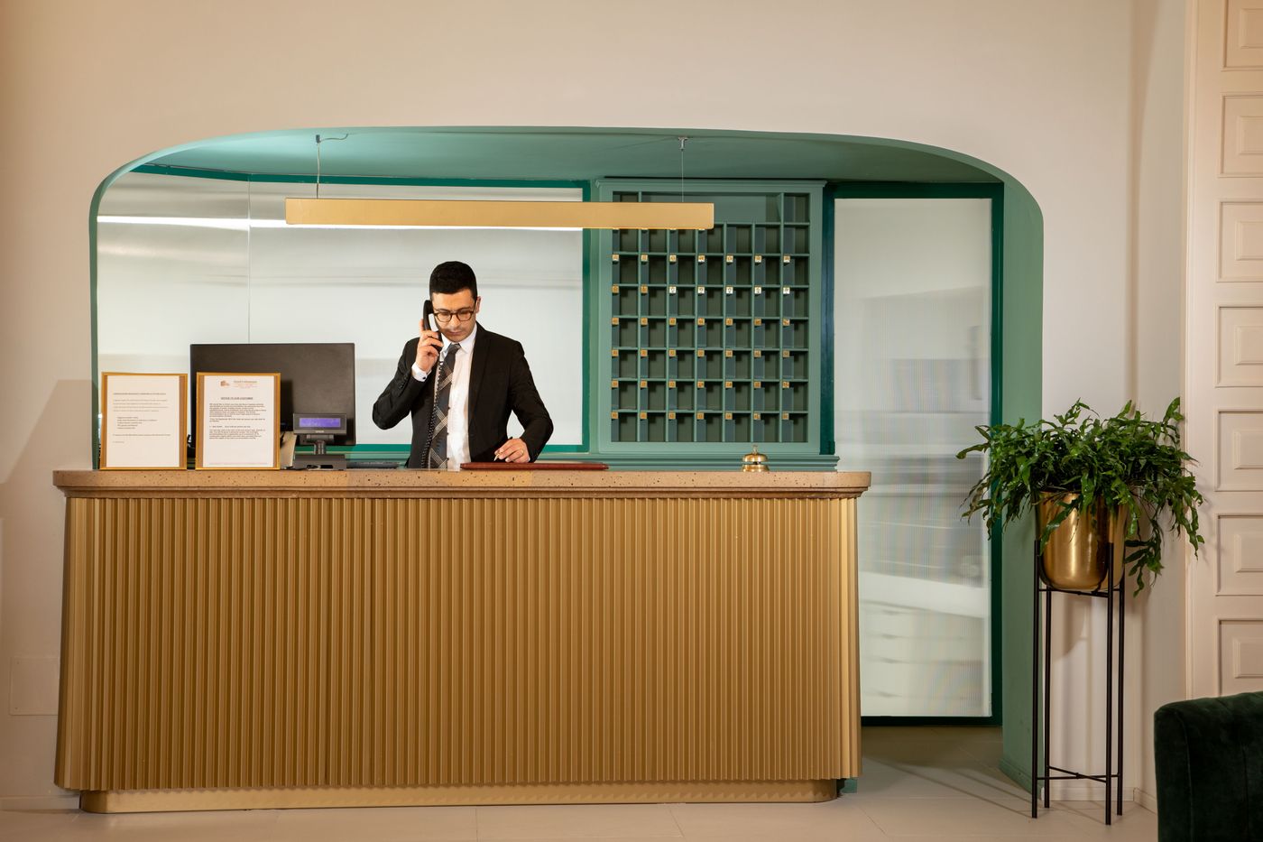 Hotel-Colosseum-Lobby-4