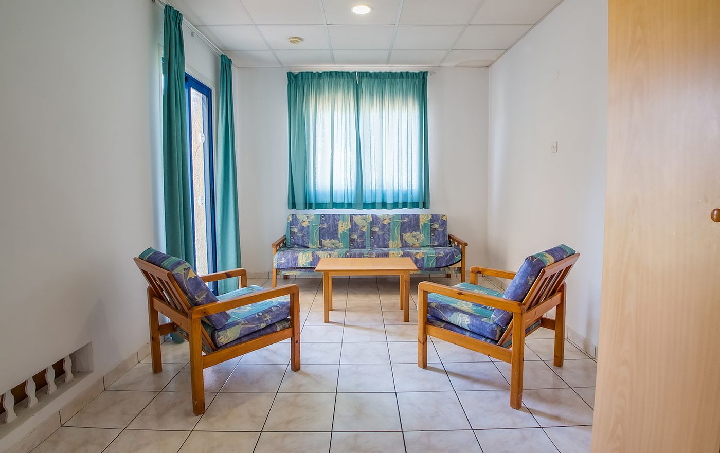 Green-Bungalows-Hotel-Apartments-Room-28