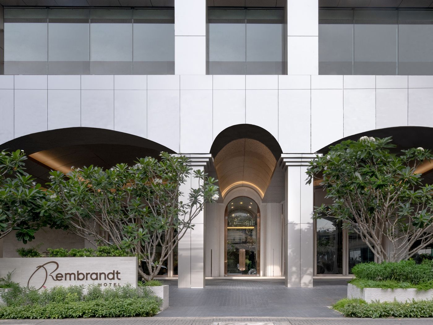 Rembrandt-Hotel-Bangkok-Lobby-76