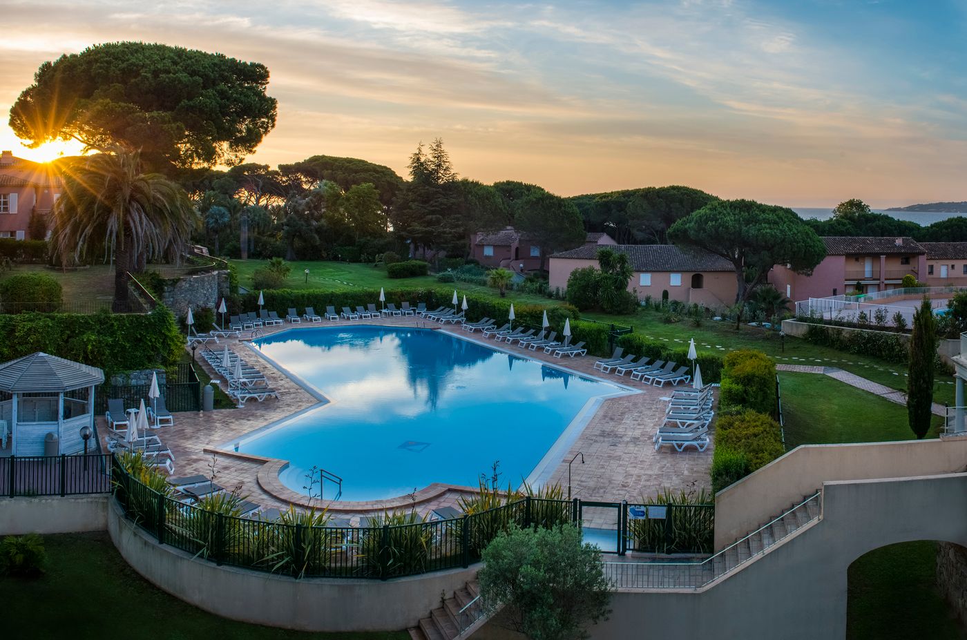 Les-Jardins-de-Sainte-Maxime-Pool-6