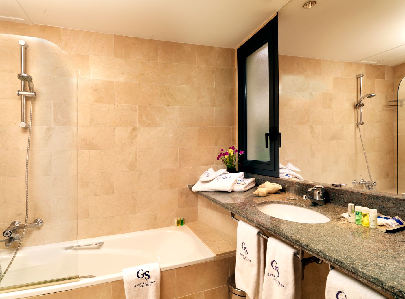 Gran-Hotel-Rey-Don-Jaime-Room-30