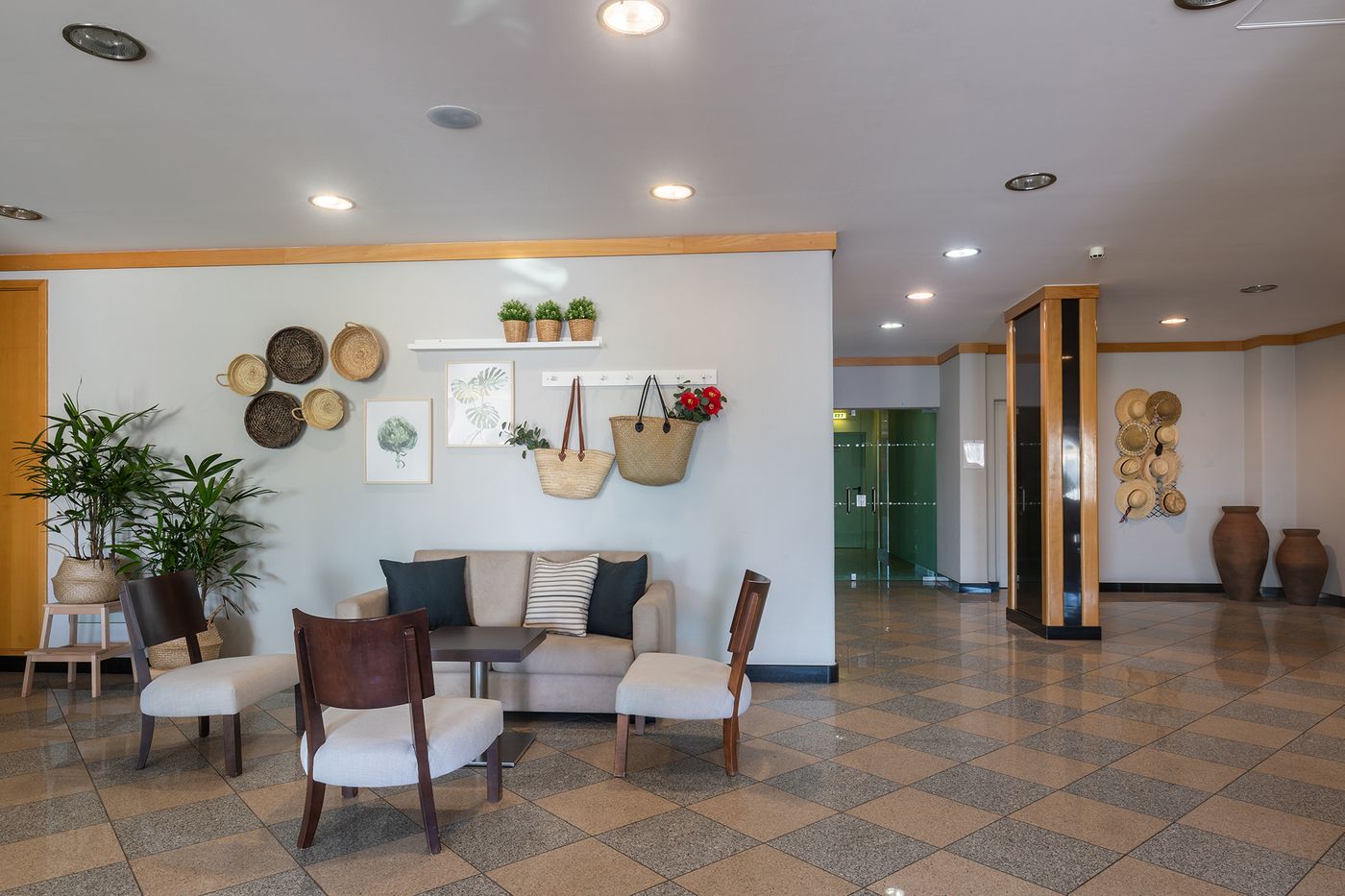 Solaqua-Apartments-Lobby-50