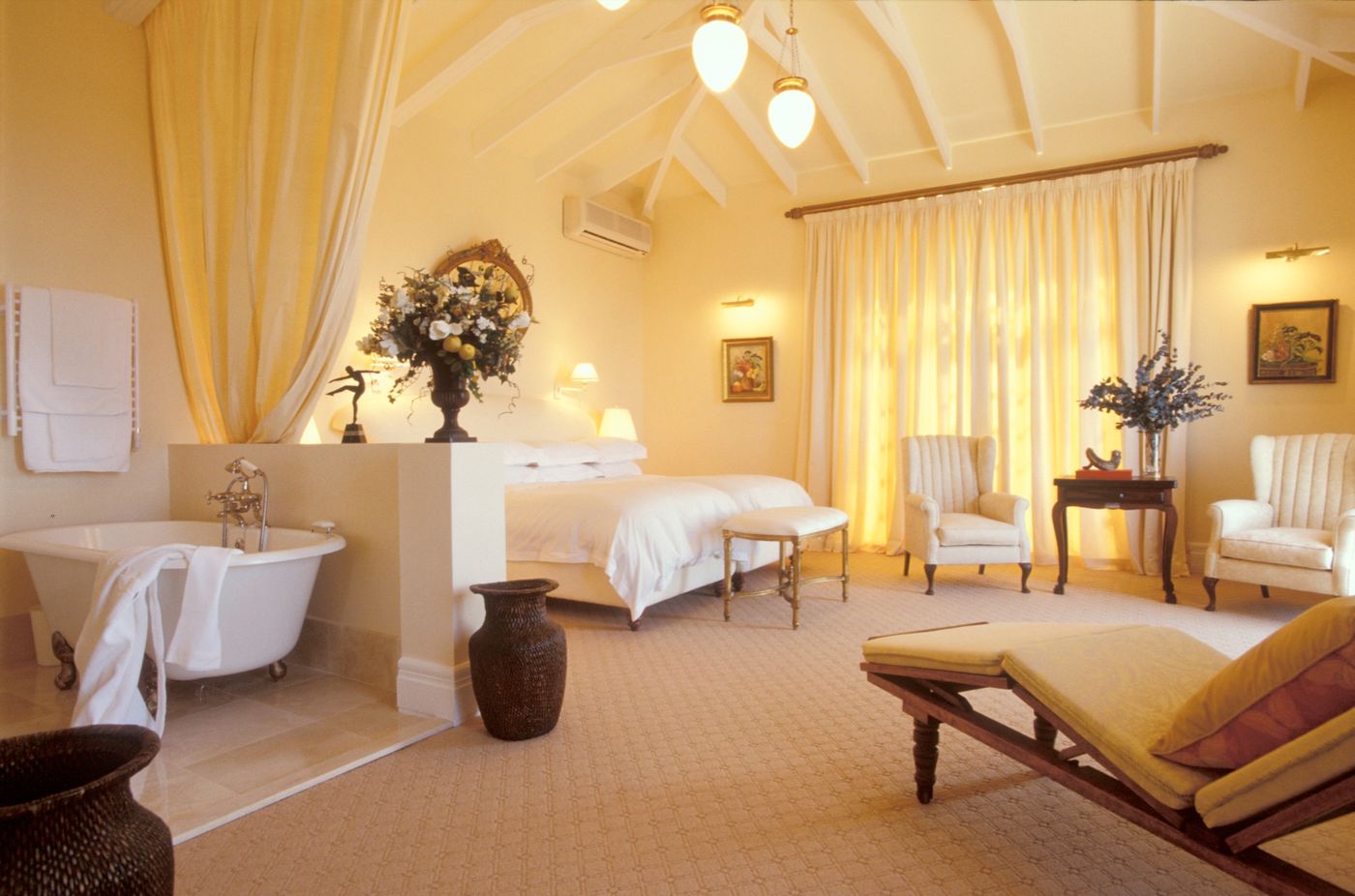 Colona-Castle-Room-16