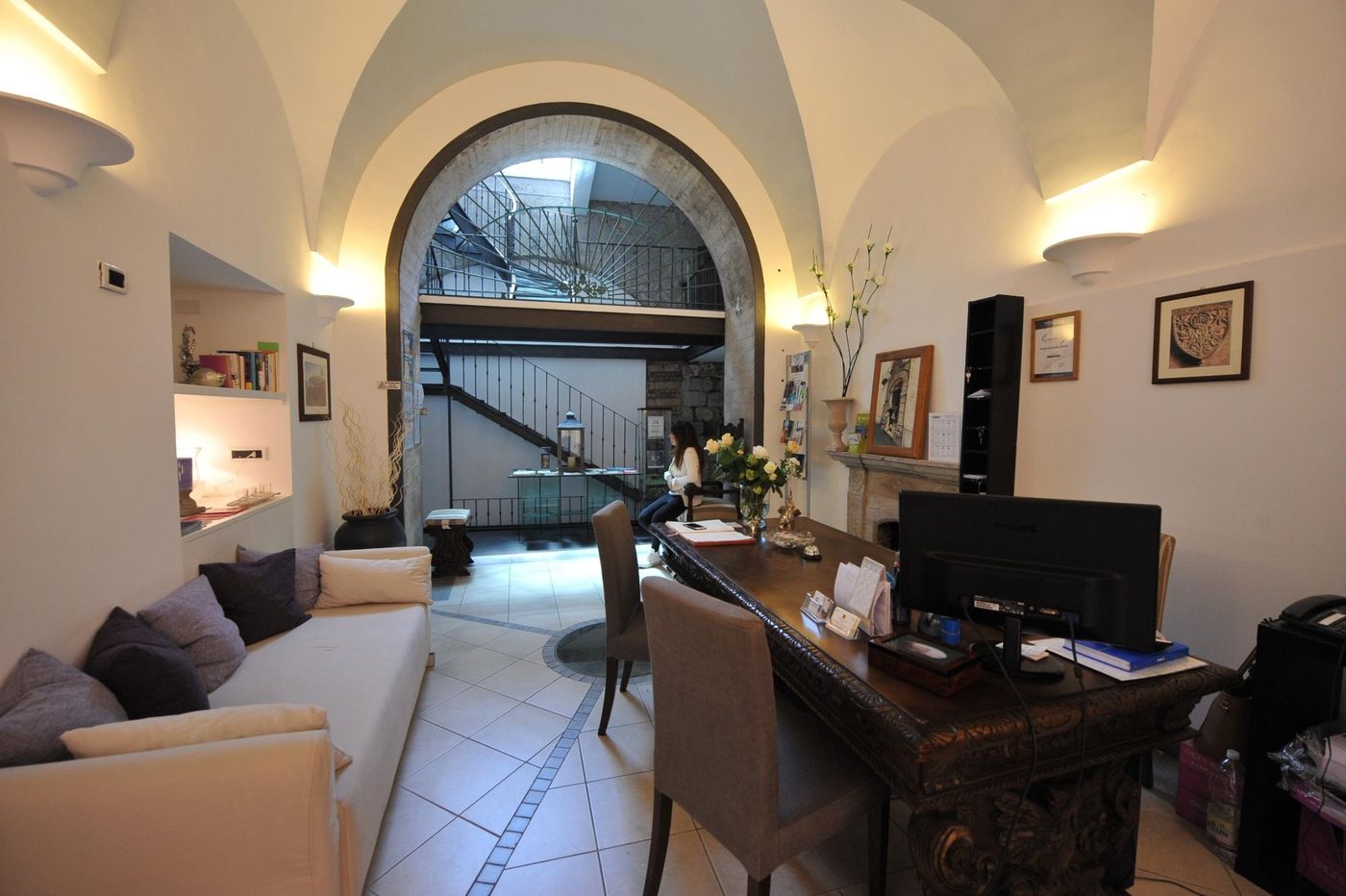 Rivoli-Sorrento-Lobby-26