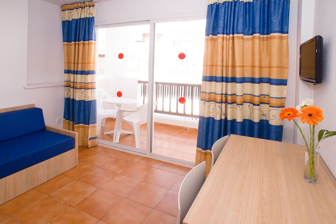 Central Park Apartments - Adults Only