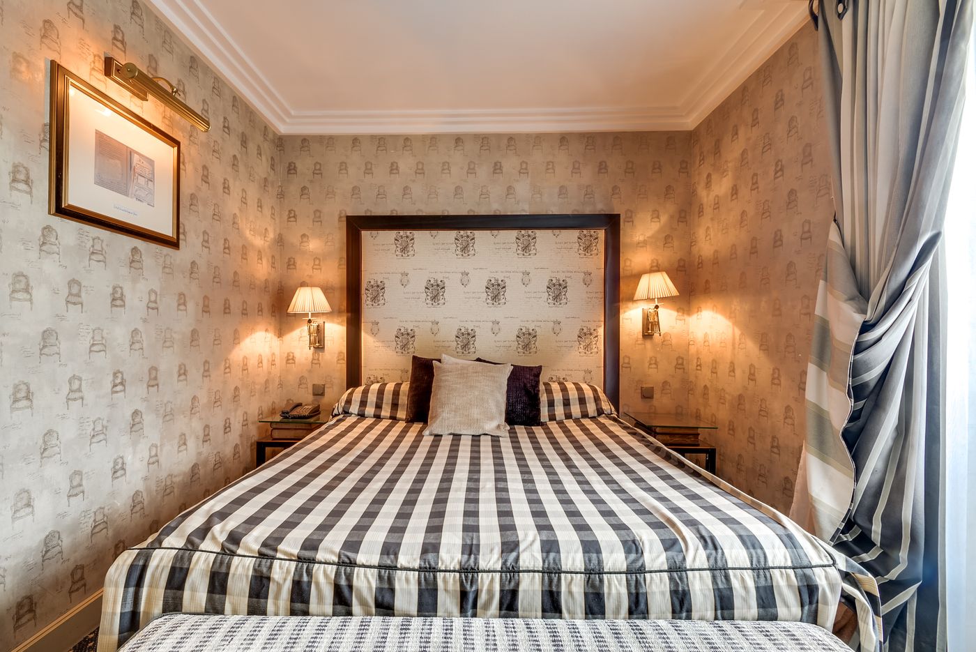 Villa-Lutece-Port-Royal-Room-17