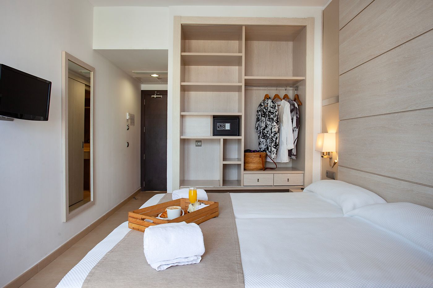 Puchet-Hotel-Room-54