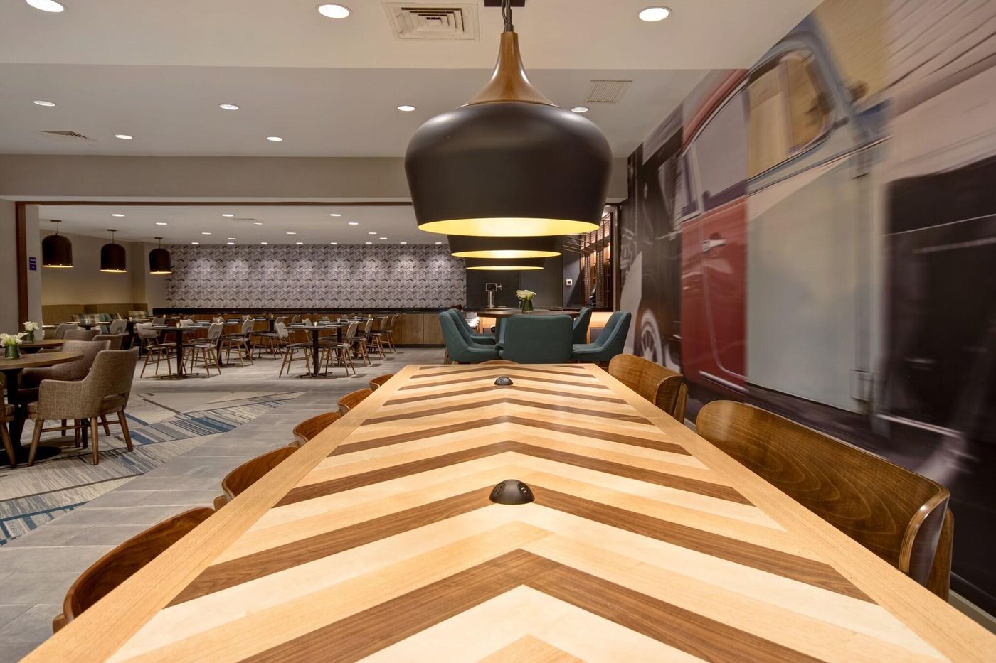 Crowne-Plaza-Boston-Newton-Hotel-Restaurant-15