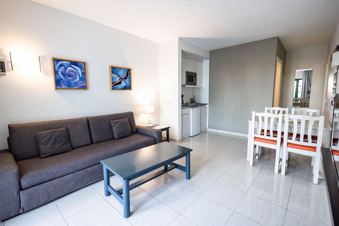 CayBeach-Sun-Room-25