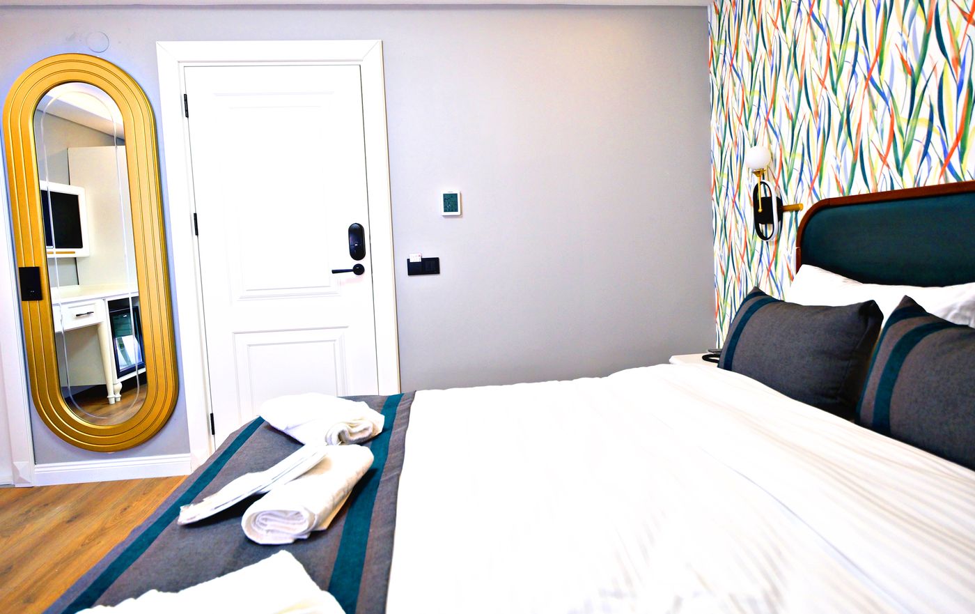 The-Saint-Otel-Room-17