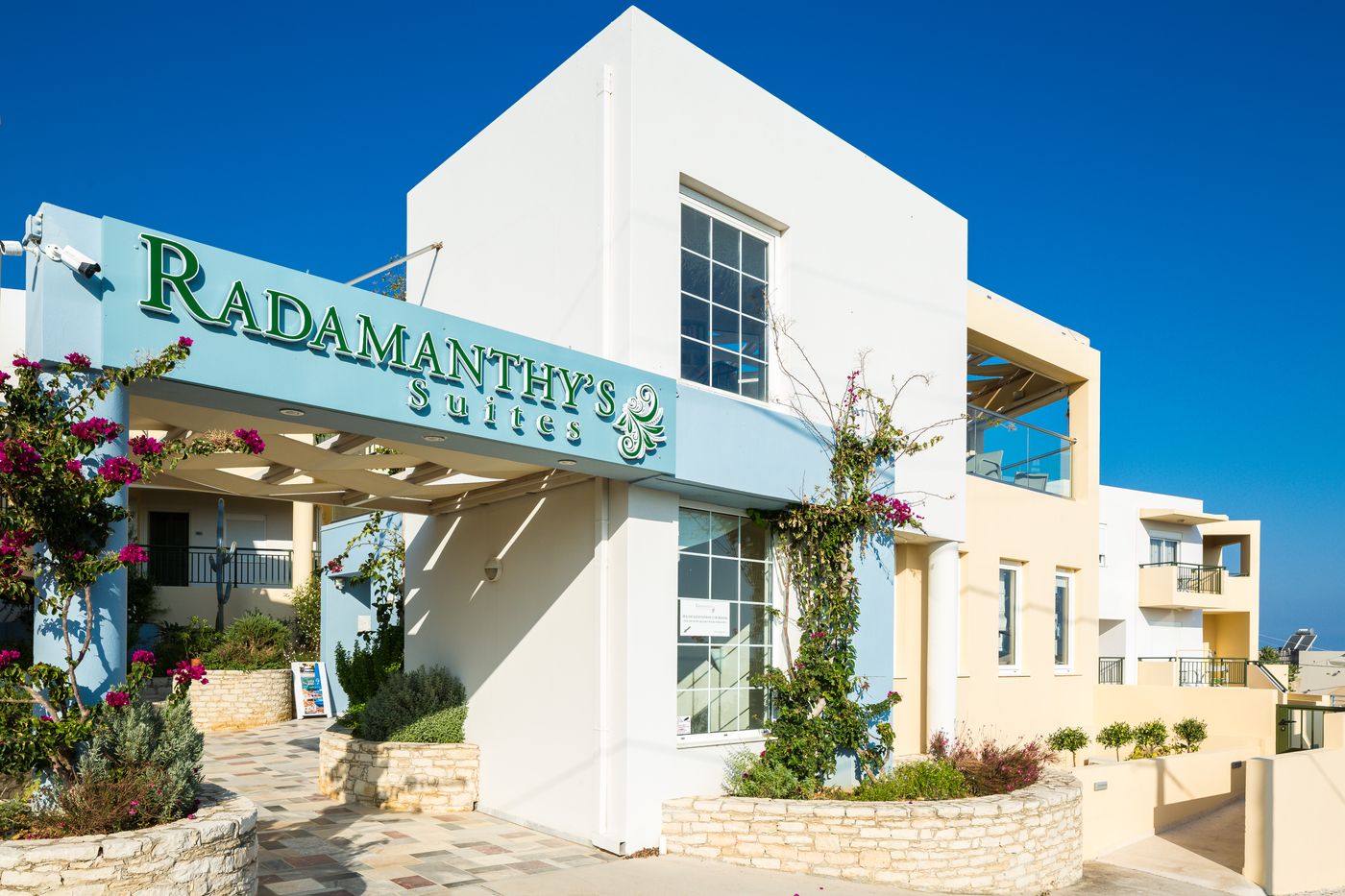 Radamanthys Apartments