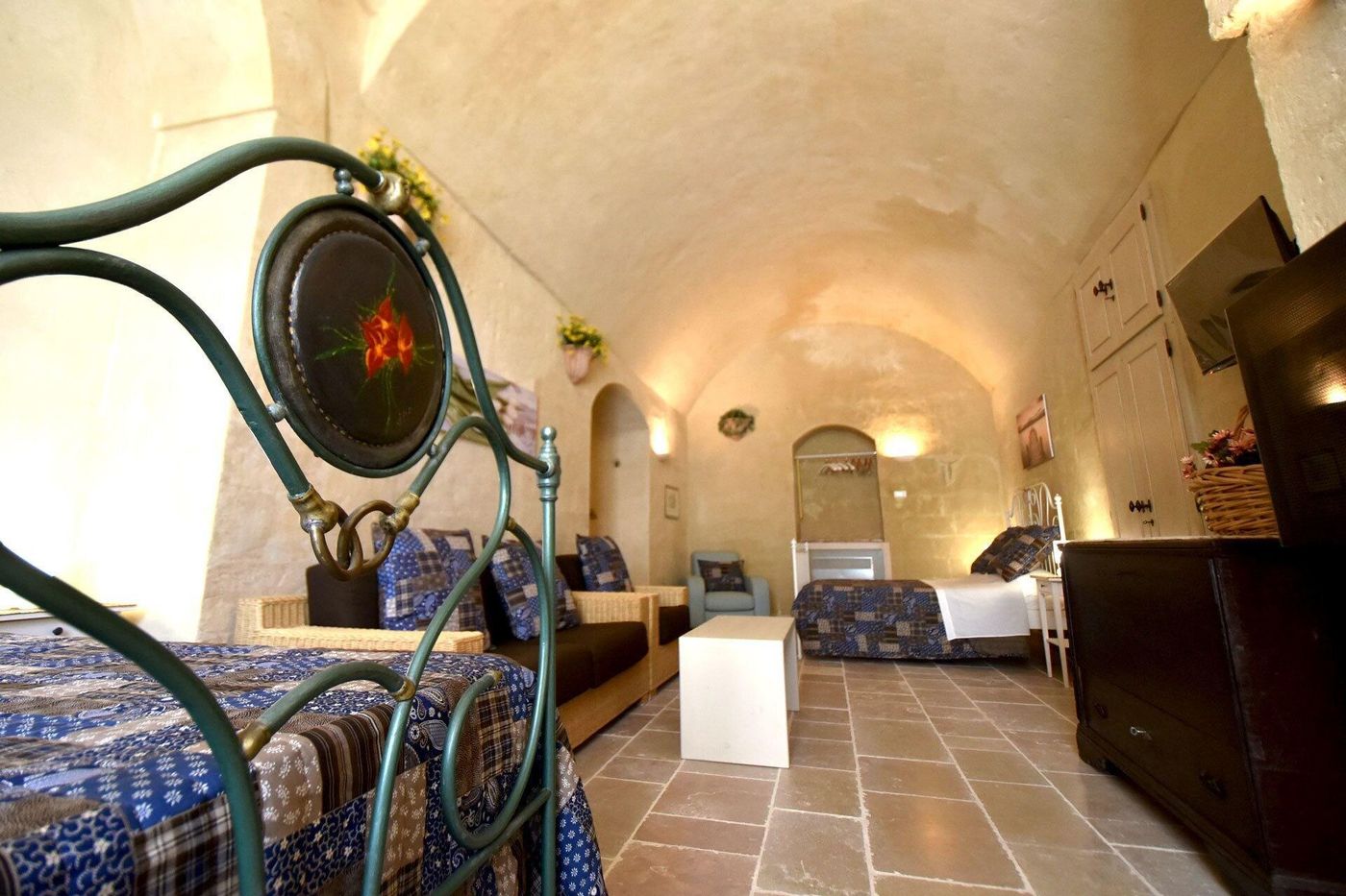 Hoplites-Italy-MATERA-Room-9