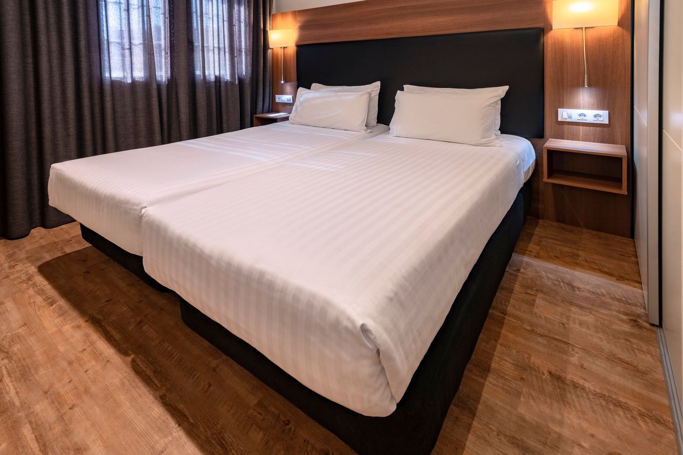 Apartamentos-Playa-De-Castelldefels-Room-28