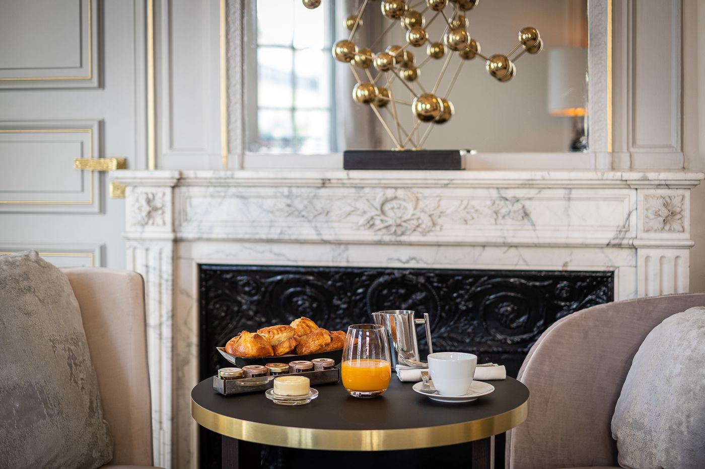 Hotel-Elysia-By-Inwood-Hotels-Restaurant-16