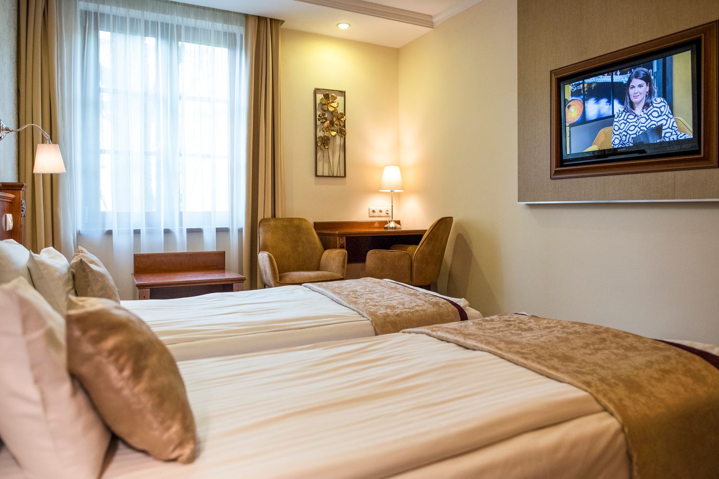 Gold-Hotel-Budapest-Room-22