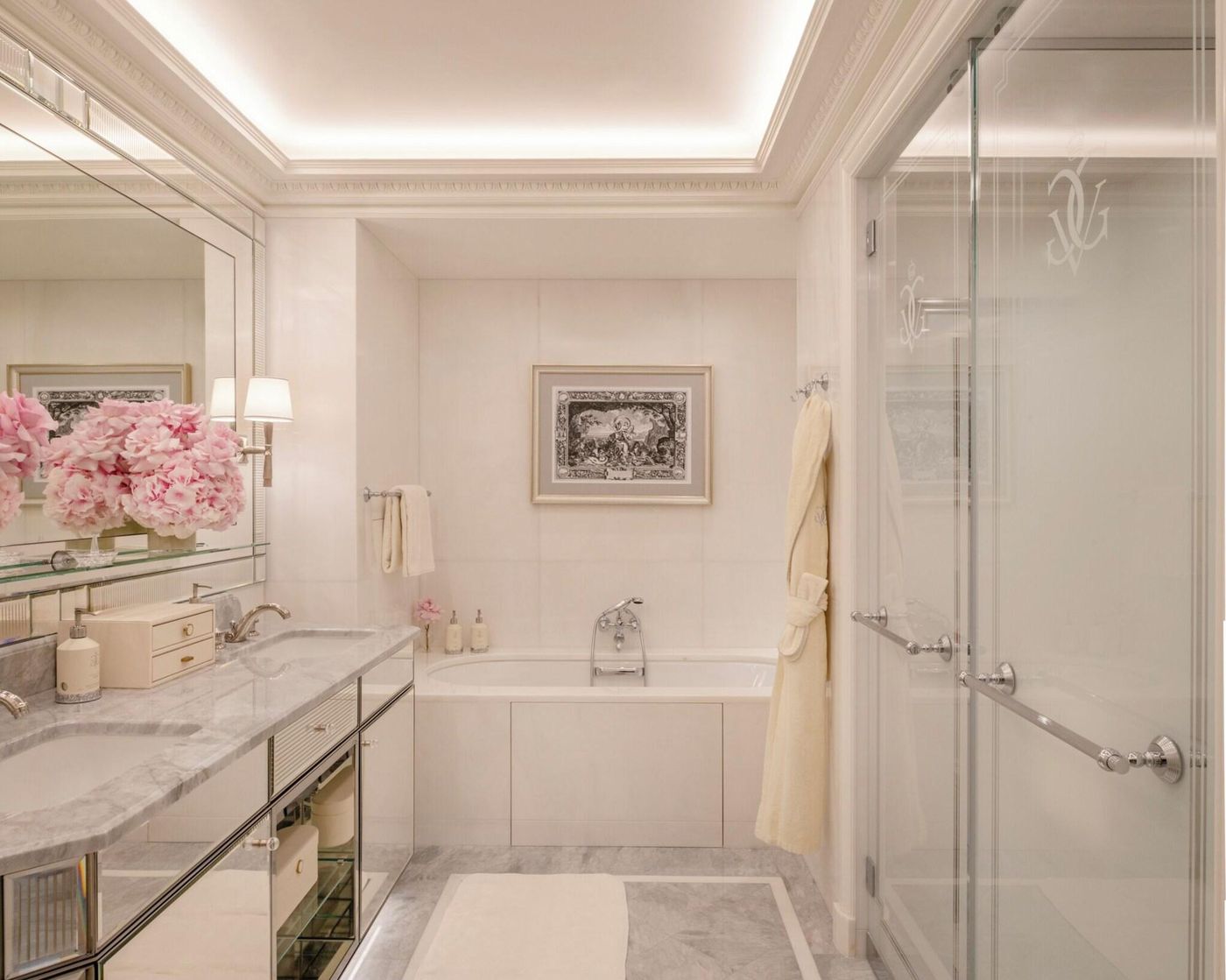 Four-Seasons-Hotel-Paris-Room-36