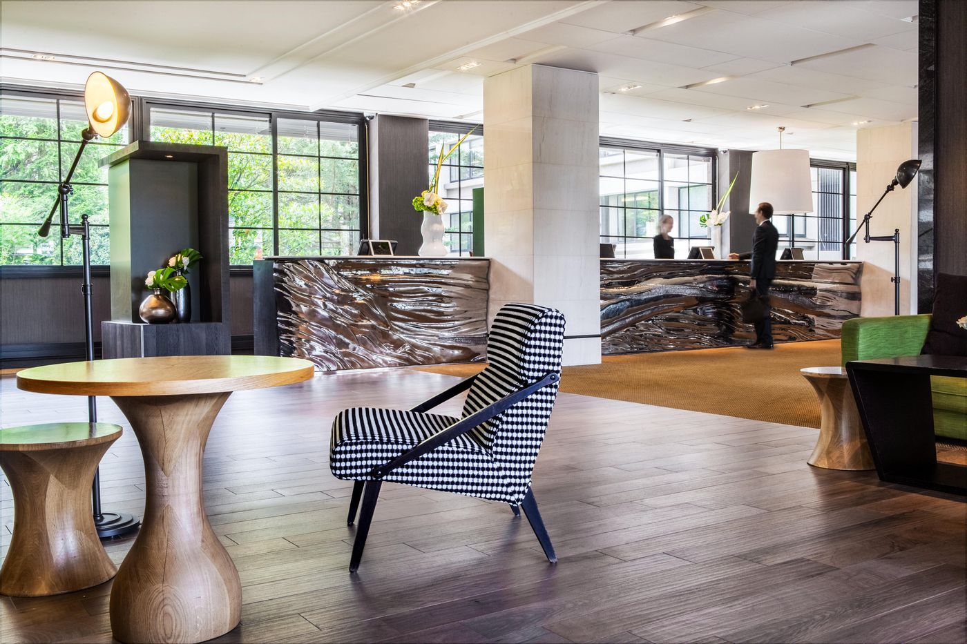 Crowne-Plaza-Geneva-Lobby-7