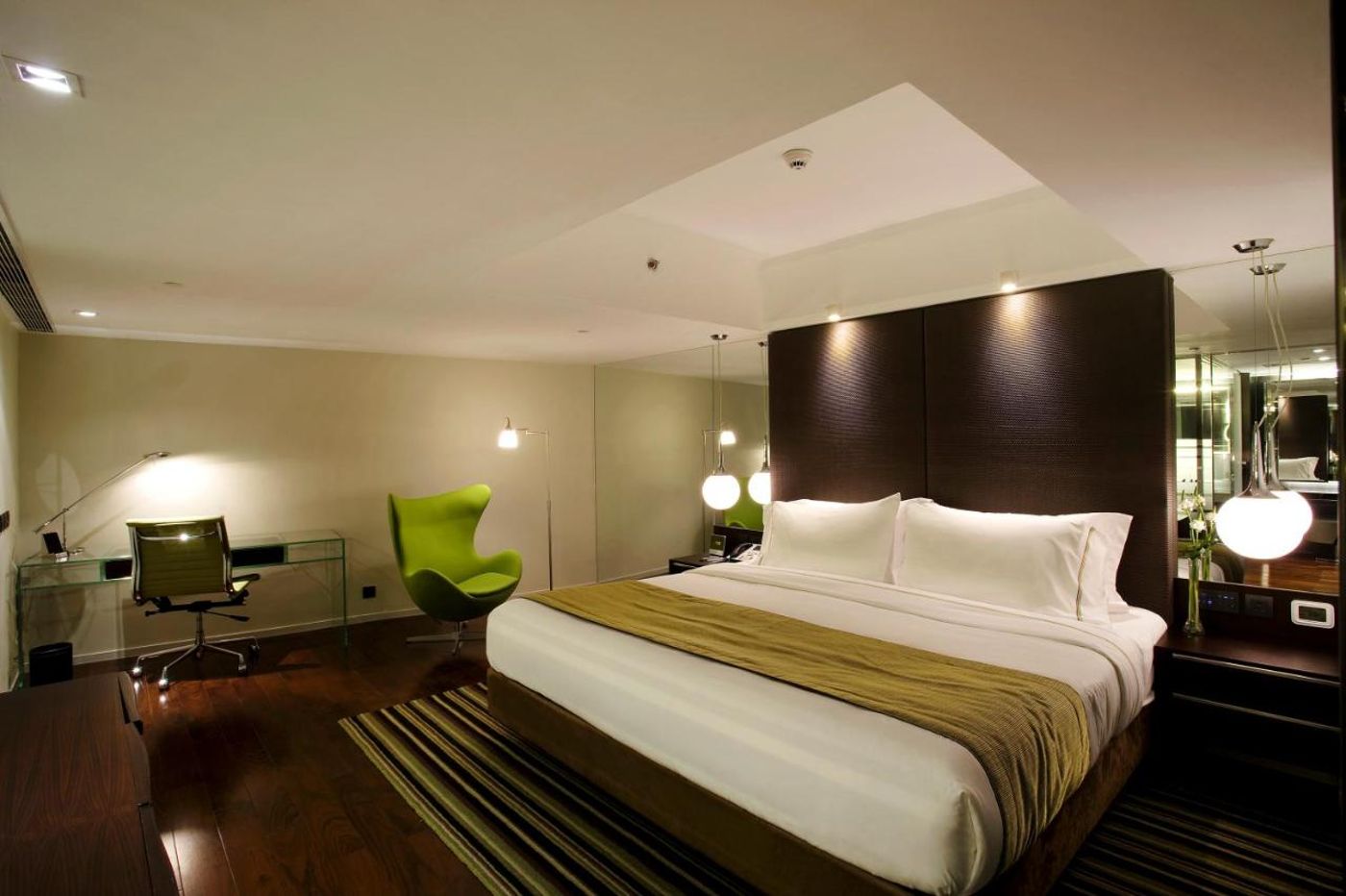 The-Mira-Hong-Kong-Room-18