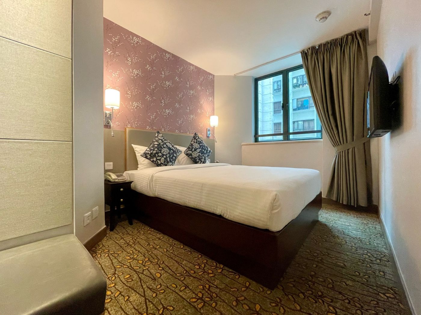 Lander-Grand-Hotel-Room-22