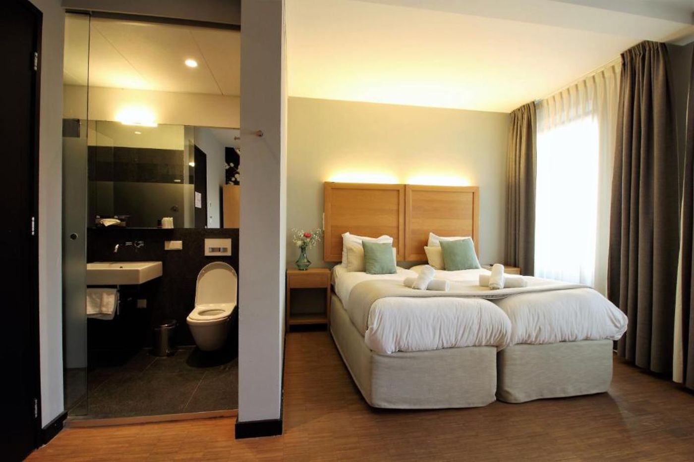 The-Bank-Hotel-Room-16