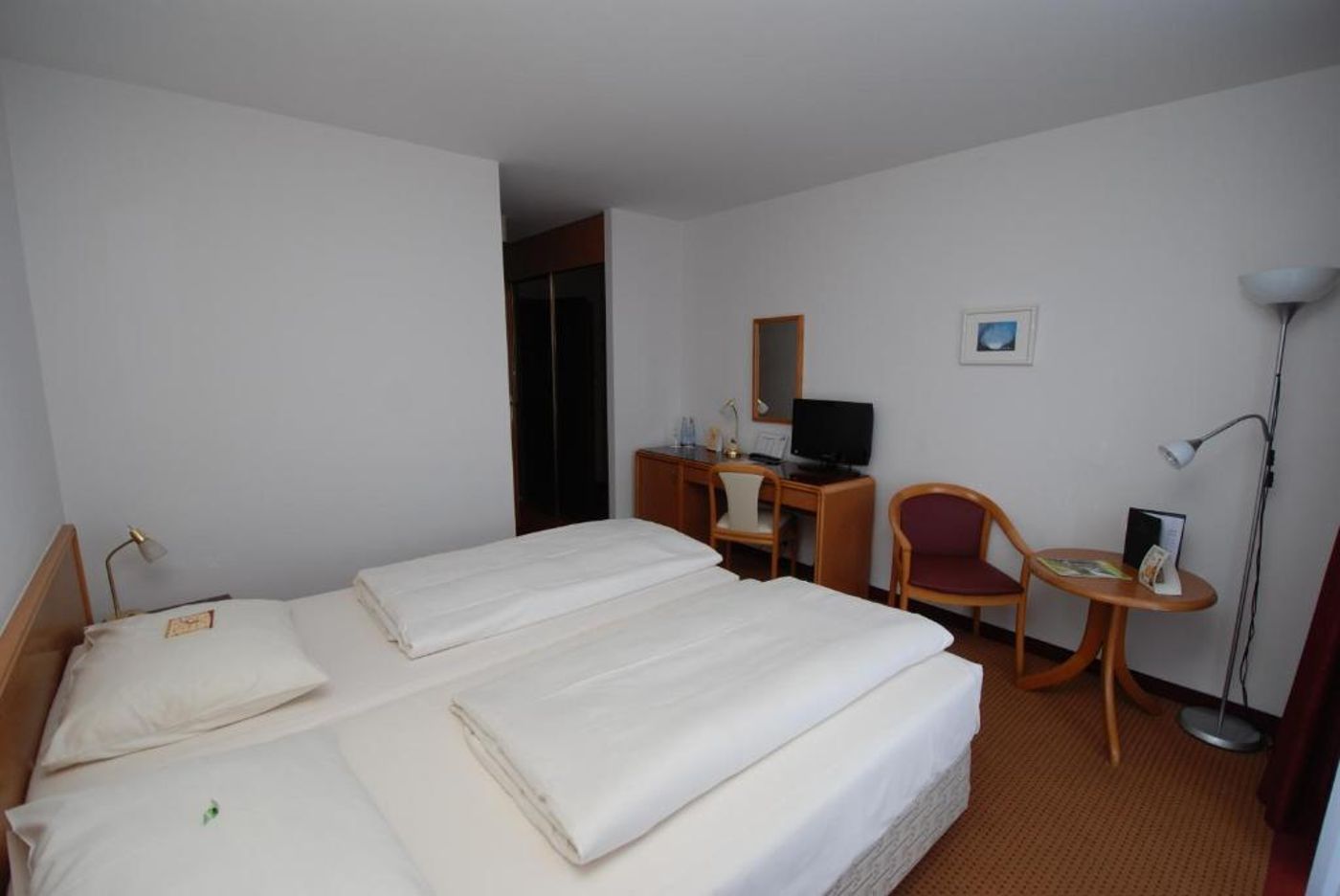 HK Hotel Dusseldorf City - Germany - DUSSELDORF - Room - 5