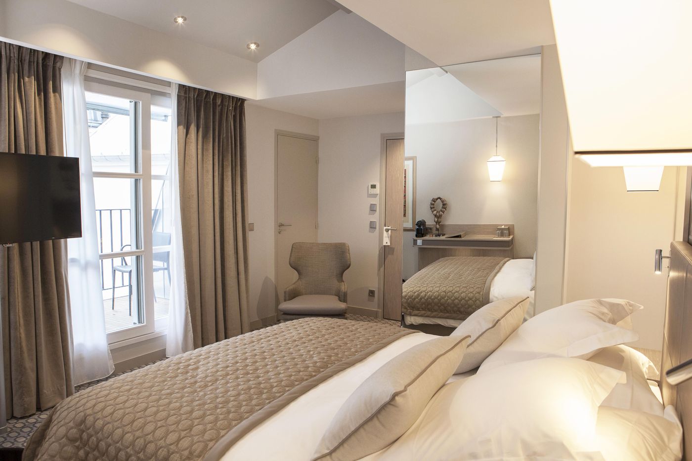 Hotel-La-Lanterne---Sp-Room-37