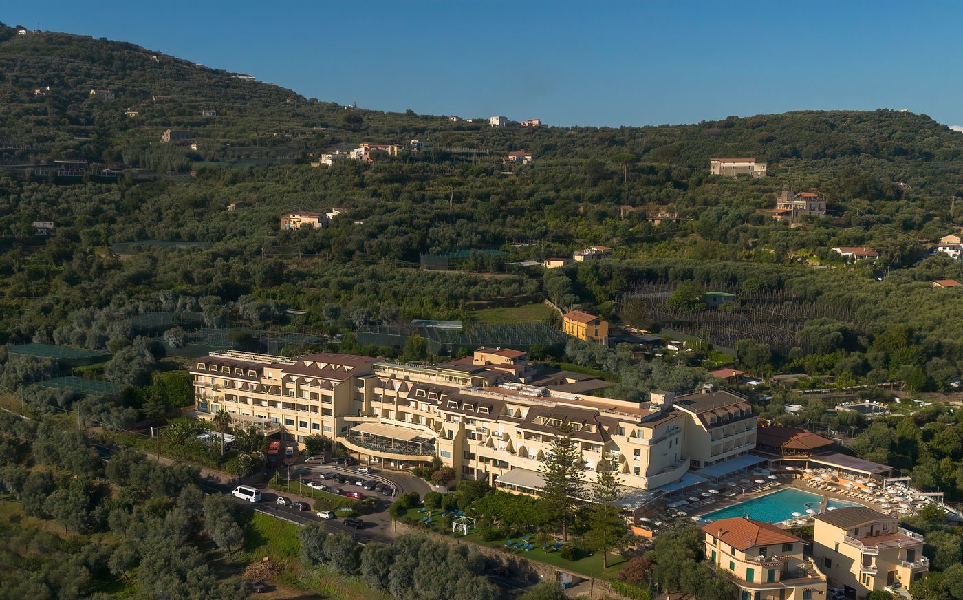 Grand Hotel Vesuvio-Italy-SORRENTO-General view-9